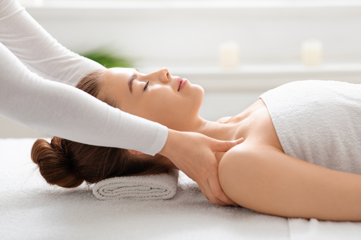 shoulder massage | massage in Highlands Ranch